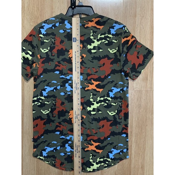 Edgar + Ash Men's Tshirt Multicolor Camouflage  Neck Short Sleeve Size Small NWT - Picture 6 of 7